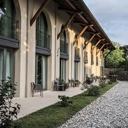 Corte Ruffoni Фермерский дом *